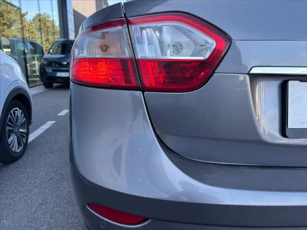 Renault Fluence 1,6 16V - foto 12