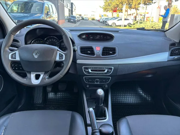 Renault Fluence 1,6 16V - foto 14