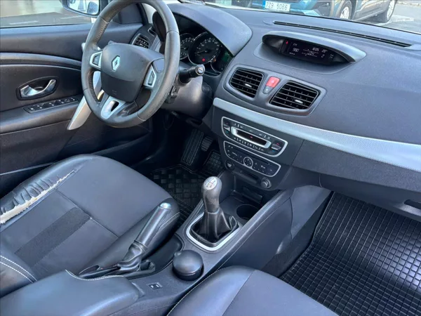 Renault Fluence 1,6 16V - foto 17