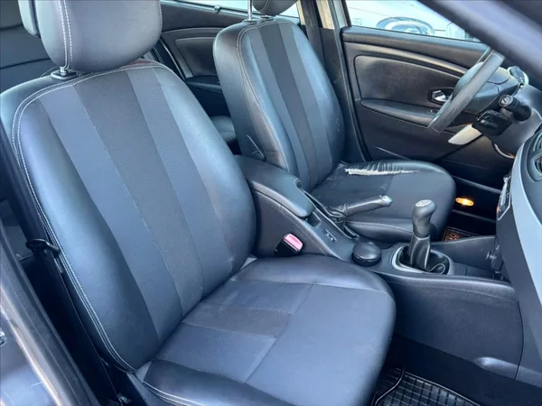 Renault Fluence 1,6 16V - foto 21