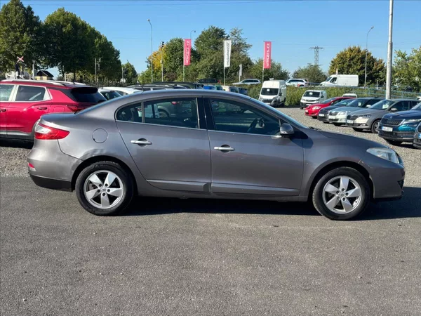 Renault Fluence 1,6 16V - foto 8