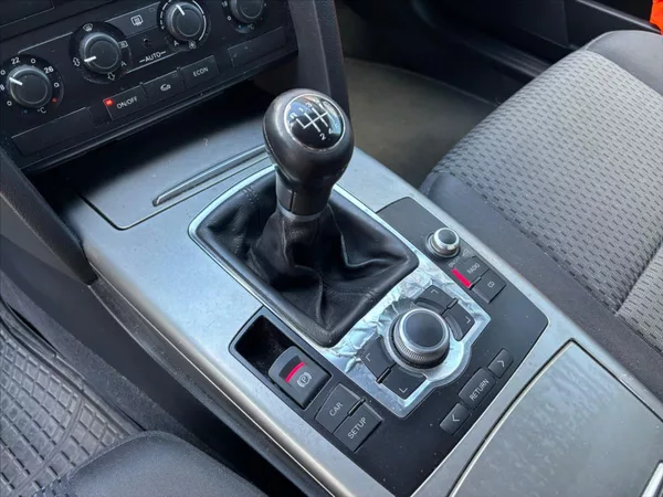 Audi A6 Avant 2,0 TDI - foto 17
