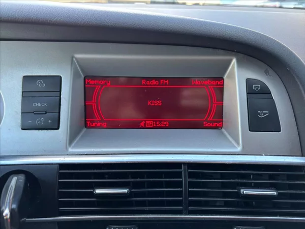 Audi A6 Avant 2,0 TDI - foto 18