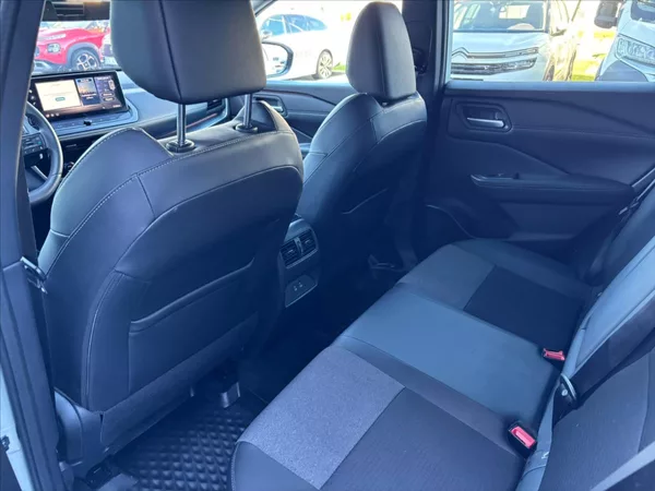 Nissan Qashqai 1,3 DIG-T X-Tronic N-Connecta - foto 27