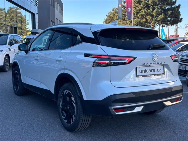 Nissan Qashqai 1,3 DIG-T X-Tronic N-Connecta - foto 4
