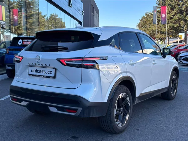 Nissan Qashqai 1,3 DIG-T X-Tronic N-Connecta - foto 6