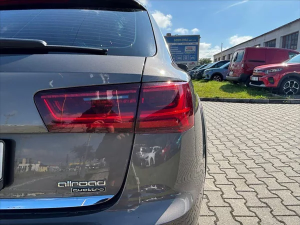 Audi A6 Allroad 3,0 TDI quattro S tronicCZ DP - foto 10