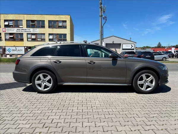 Audi A6 Allroad 3,0 TDI quattro S tronicCZ DP - foto 8