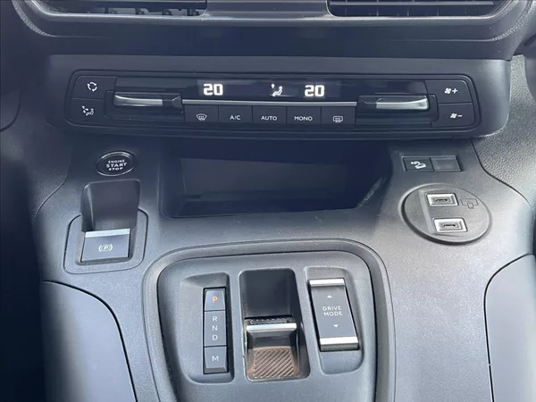 Citroën Berlingo 1,5 BlueHDi MAX EAT8 - foto 15