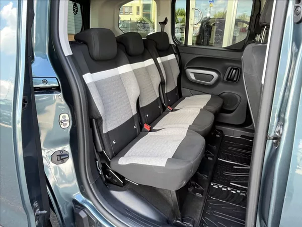 Citroën Berlingo 1,5 BlueHDi MAX EAT8 - foto 17