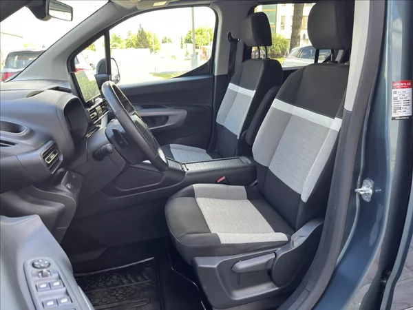 Citroën Berlingo 1,5 BlueHDi MAX EAT8 - foto 9
