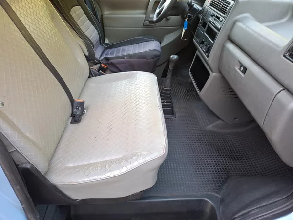 Volkswagen Transporter 1.9D 50kW -6.MÍST-TAŽ.ZAŘÍZENÍ - foto 11