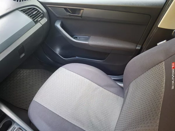 Škoda Fabia 1.0i 44kW - foto 14