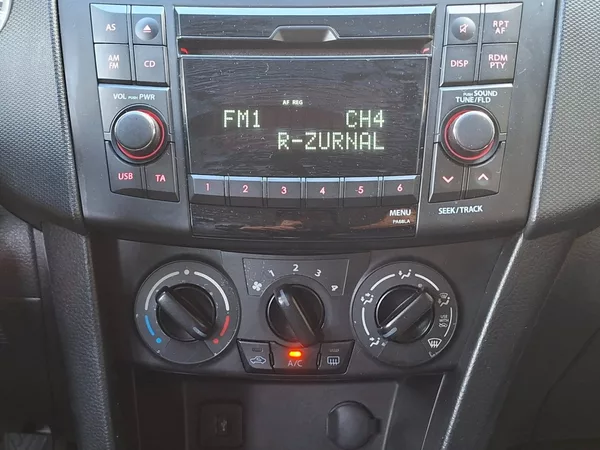 Suzuki Swift 1.2i 69kW X-TRA - foto 14