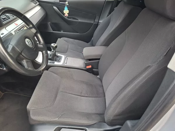 Volkswagen Passat 2.0TDI 103kW 6M -KAMERA-T.ZAŘ. - foto 16