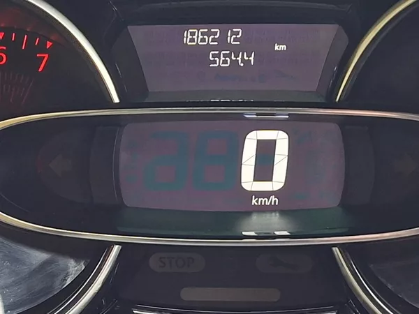 Renault Clio GT 1.2i 54kW LIMITED - foto 15
