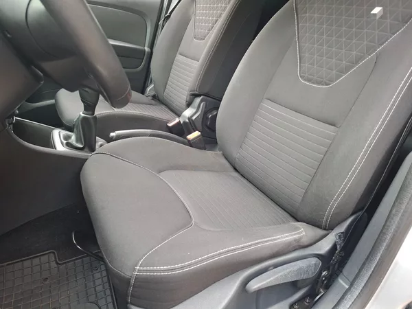 Renault Clio GT 1.2i 54kW LIMITED - foto 16