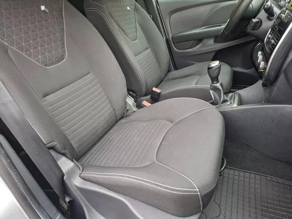 Renault Clio GT 1.2i 54kW LIMITED - foto 17