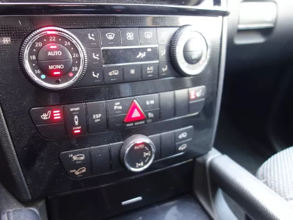 Mercedes-Benz Třídy M ML 320CDI 165kW 4MATIC - foto 13
