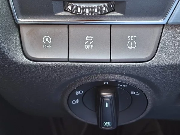 Škoda Fabia 1.2TSI 66kW -1.MAJITEL - foto 17