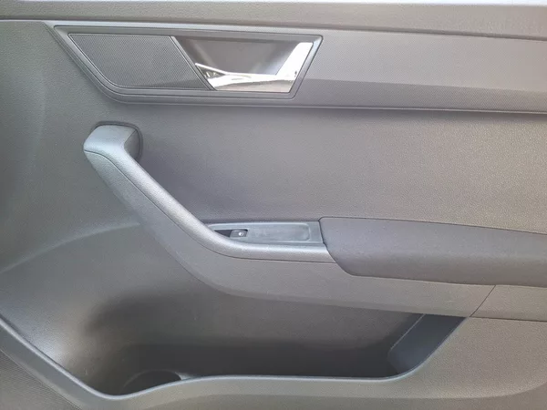 Škoda Fabia 1.2TSI 66kW -1.MAJITEL - foto 23