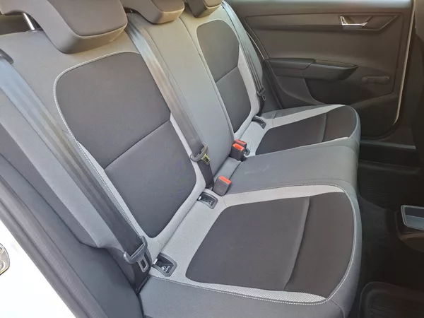 Škoda Fabia 1.2TSI 66kW -1.MAJITEL - foto 24