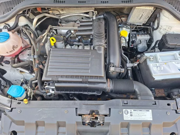 Škoda Fabia 1.2TSI 66kW -1.MAJITEL - foto 32