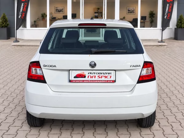 Škoda Fabia 1.2TSI 66kW -1.MAJITEL - foto 7