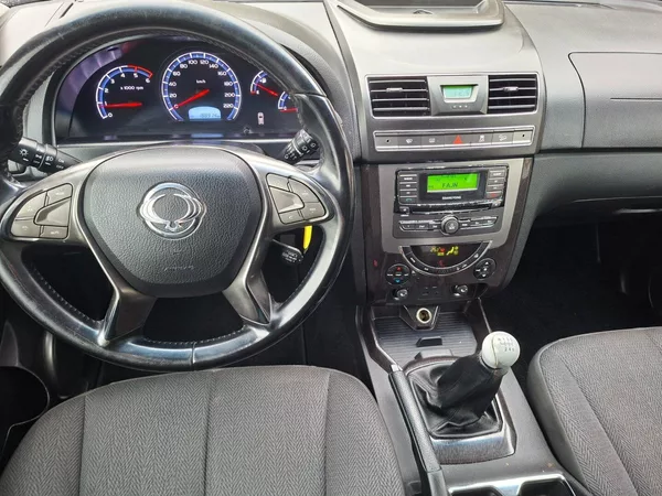 SsangYong Rexton RX200E-XDI 114kW 6MAN -TAŽ.ZAŘ - foto 13