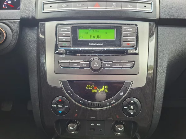 SsangYong Rexton RX200E-XDI 114kW 6MAN -TAŽ.ZAŘ - foto 15