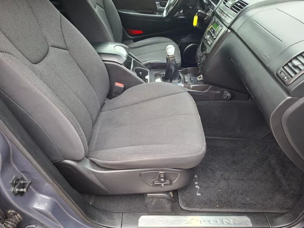 SsangYong Rexton RX200E-XDI 114kW 6MAN -TAŽ.ZAŘ - foto 19