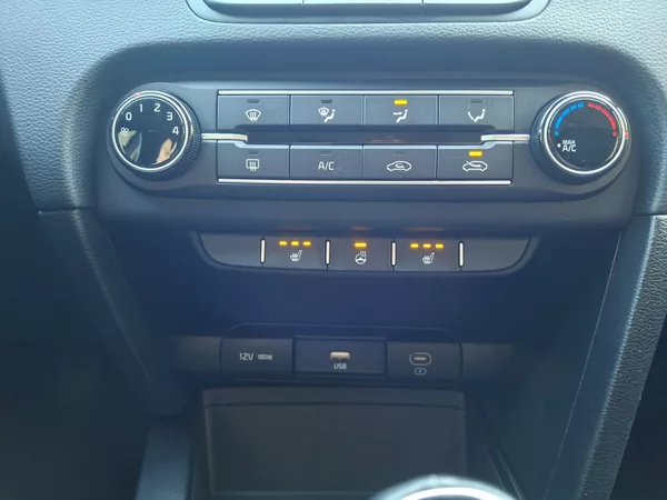 Kia Ceed 1.5T-GDI 118kW -1.MAJITEL - foto 16