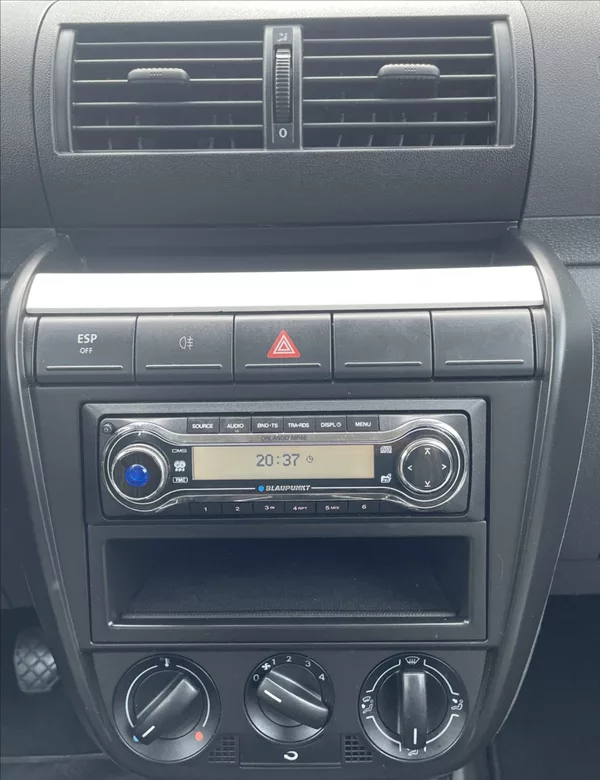 Volkswagen Fox 1,4 Basis75 55kw servis - foto 14