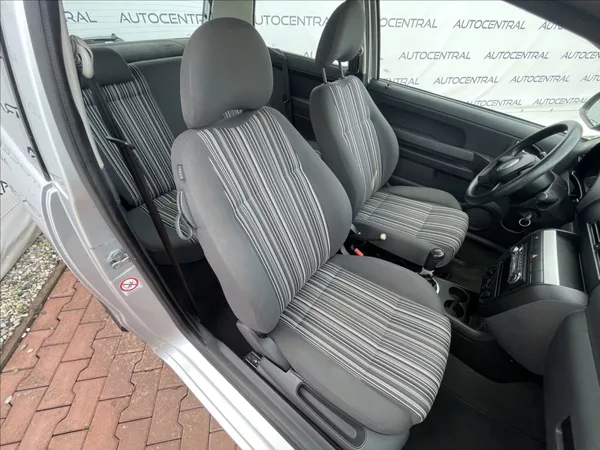 Volkswagen Fox 1,4 Basis75 55kw servis - foto 18