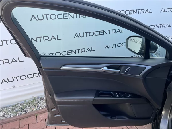 Ford Mondeo 2,0 TDCi,110kW,TITANIUM,serv.k - foto 23