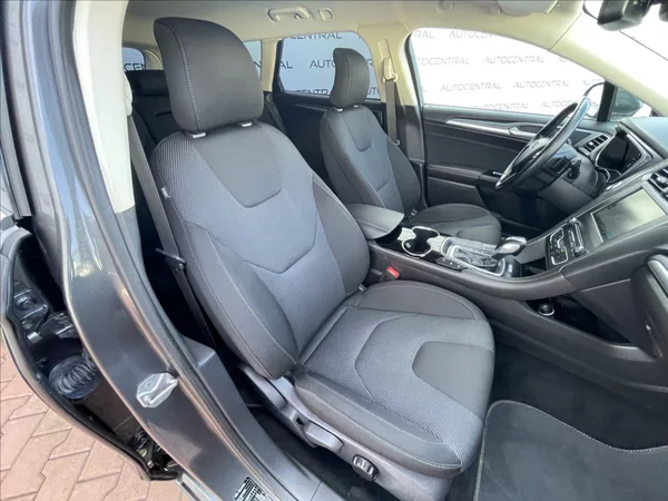 Ford Mondeo 2,0 TDCi,110kW,TITANIUM,serv.k - foto 24
