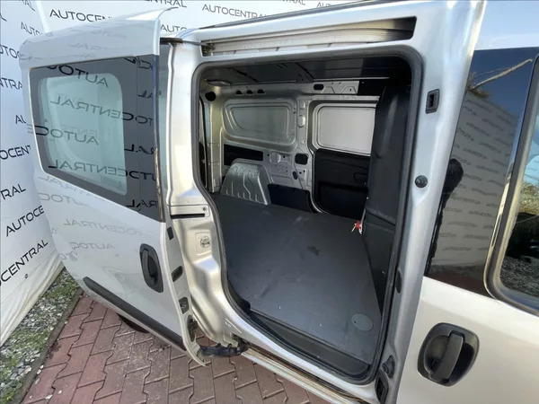 Opel Combo 1,4 i + CNG,88kW,serv.kn. - foto 11