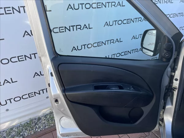 Opel Combo 1,4 i + CNG,88kW,serv.kn. - foto 19