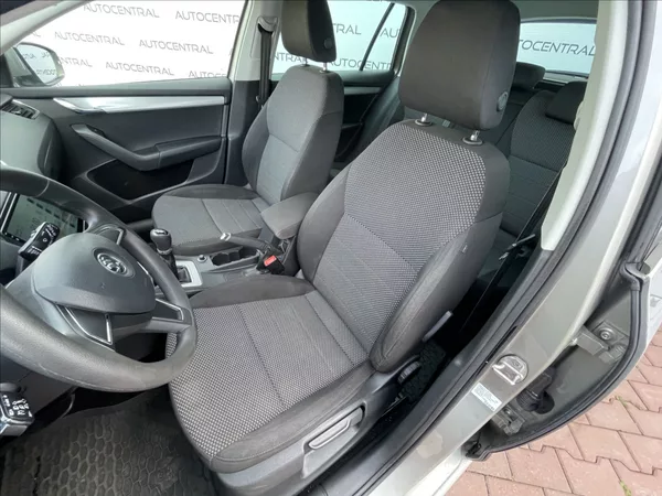 Škoda Octavia 1,2 TSI 81kw 111t.km 1.majitel - foto 11