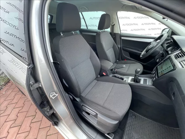 Škoda Octavia 1,2 TSI 81kw 111t.km 1.majitel - foto 19