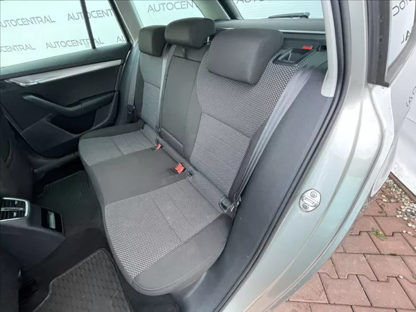 Škoda Octavia 1,2 TSI 81kw 111t.km 1.majitel - foto 21