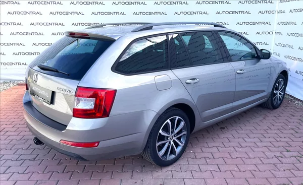 Škoda Octavia 1,2 TSI 81kw 111t.km 1.majitel - foto 4
