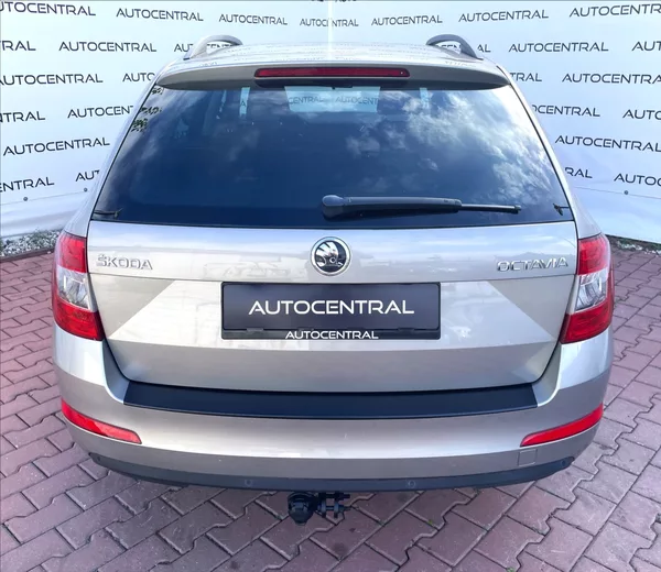 Škoda Octavia 1,2 TSI 81kw 111t.km 1.majitel - foto 5