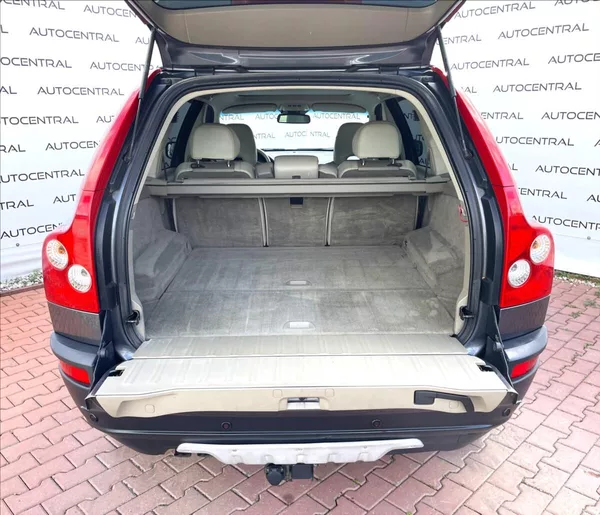 Volvo XC90 2,4 D,136kW,4x4,aut. - foto 10