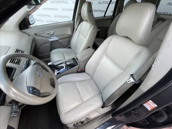 Volvo XC90 2,4 D,136kW,4x4,aut. - foto 11