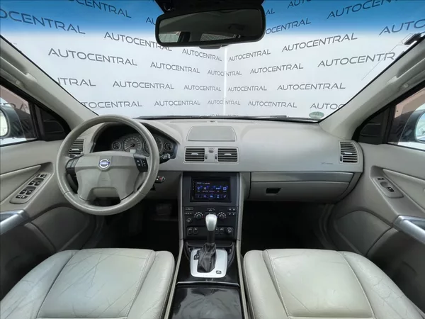 Volvo XC90 2,4 D,136kW,4x4,aut. - foto 16
