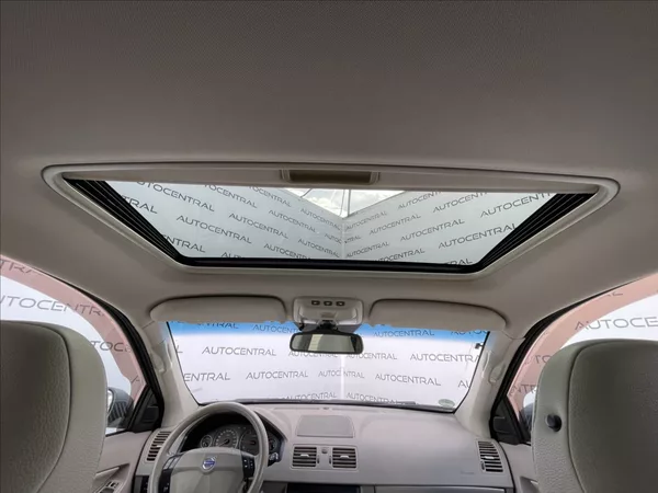Volvo XC90 2,4 D,136kW,4x4,aut. - foto 18