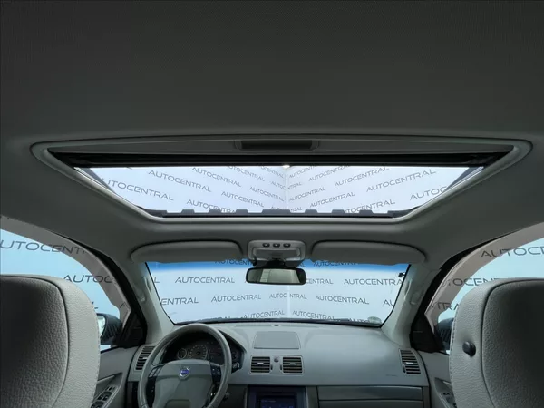 Volvo XC90 2,4 D,136kW,4x4,aut. - foto 19