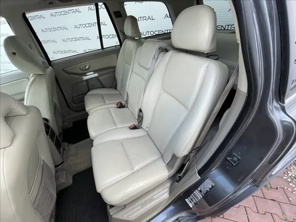 Volvo XC90 2,4 D,136kW,4x4,aut. - foto 23