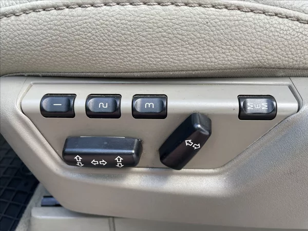 Volvo XC90 2,4 D,136kW,4x4,aut. - foto 24